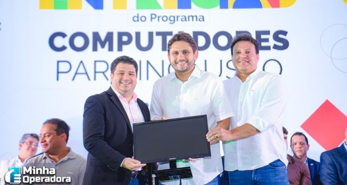 Ministério das Comunicações entrega mil computadores a instituições do