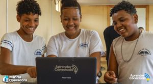 MCom-e-Eace-alinham-estrategia-para-conectar-5-mil-escolas-ate-o-fim-do-ano