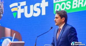 MCom-quer-conectar-20-mil-escolas-ate-2026-com-recursos-do-Fust